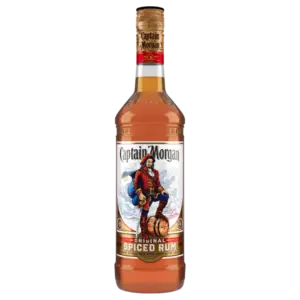 בקבוק של Captain Morgan Original Spiced Rum עם תווית עם קפטן פיראט בלבוש אדום וכחול, עומד עם רגל אחת על חבית. לבקבוק יש פקק זהב והדגשים אדומים וזהב.