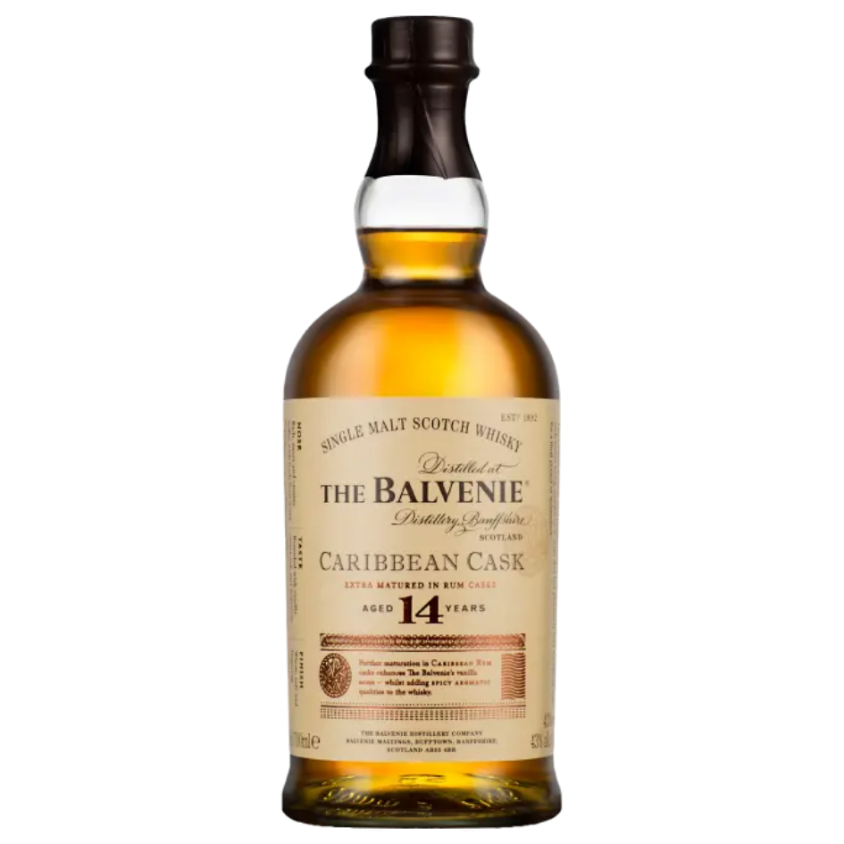 בקבוק וויסקי "קאריביאן קאסק" בן 14 שנים עם תווית בצבע בז', עיטורים מוזהבים, כיתוב בשחור ואדום ופקק שעם – מתאים לאירועים – Alcohol Market. – אלכוהול מרקט